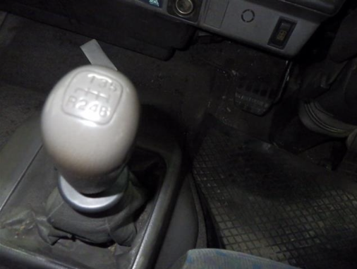  31449  HINO RANGER  2001  