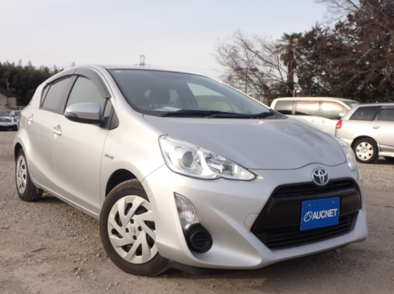  31465  TOYOTA AQUA  2017 