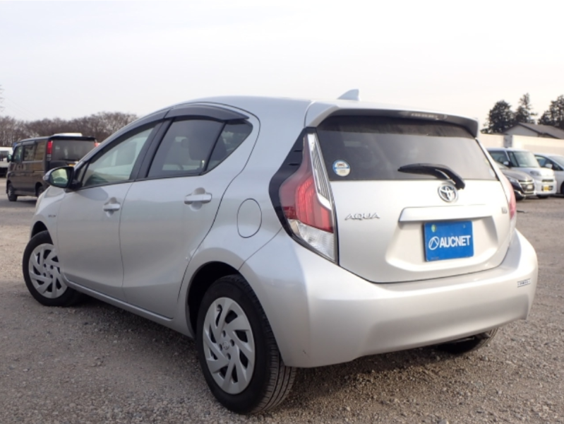  31465  TOYOTA AQUA  2017  