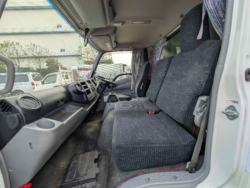  31475  HINO DUTRO  2013  