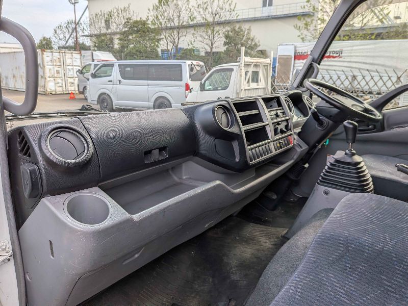  31475  HINO DUTRO  2013  