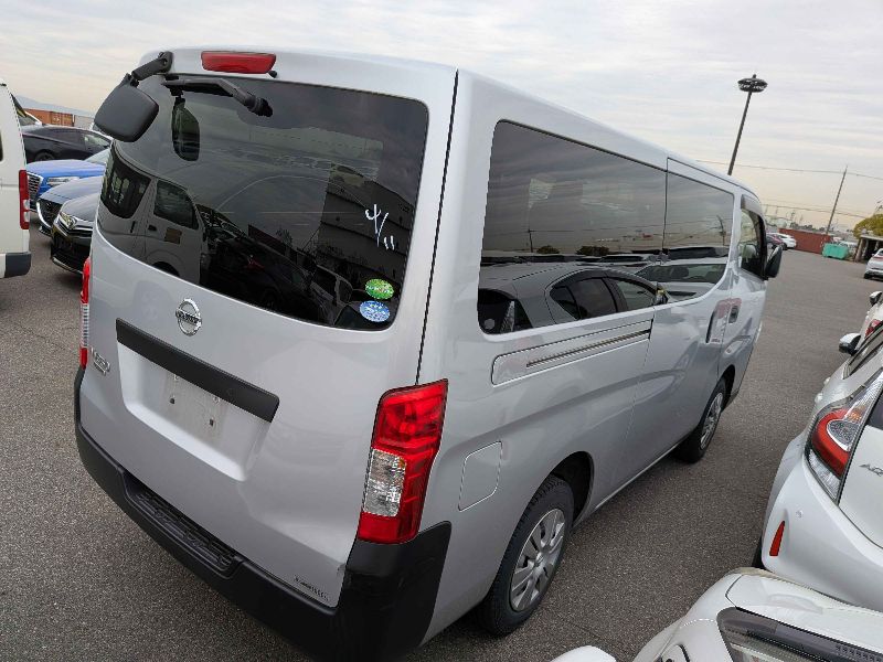  31476  NISSAN CARAVAN  2017  