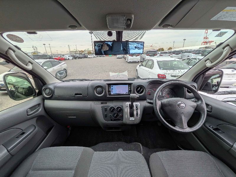  31476  NISSAN CARAVAN  2017  