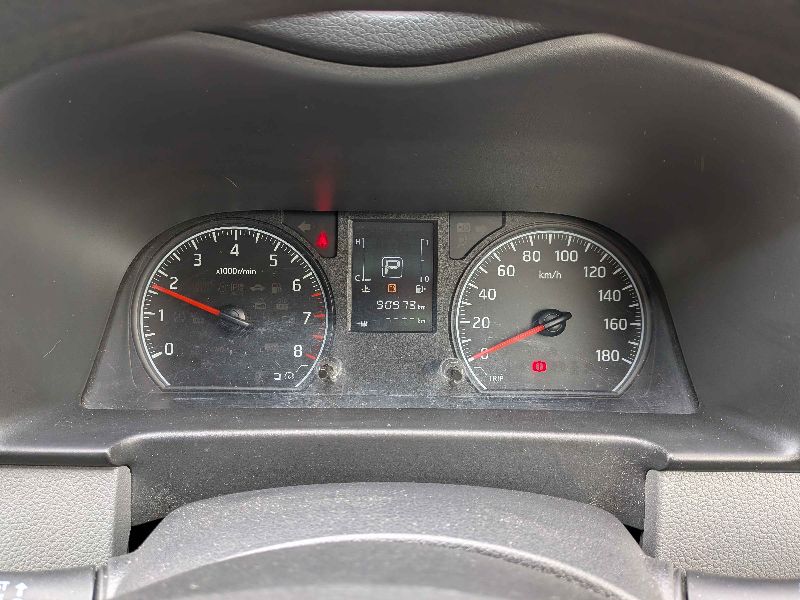  31476  NISSAN CARAVAN  2017  