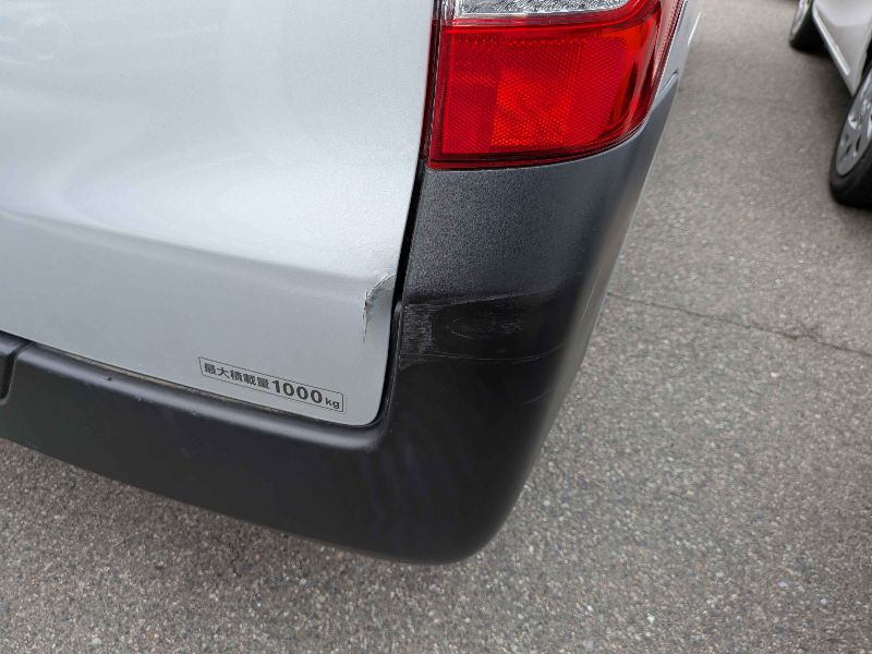  31476  NISSAN CARAVAN  2017  