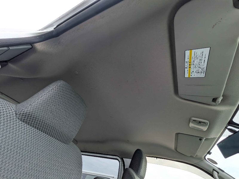 31476  NISSAN CARAVAN  2017  
