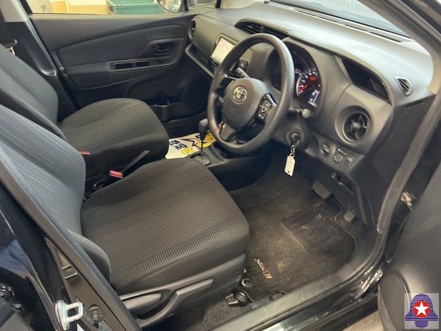  31477  TOYOTA VITZ  2017  