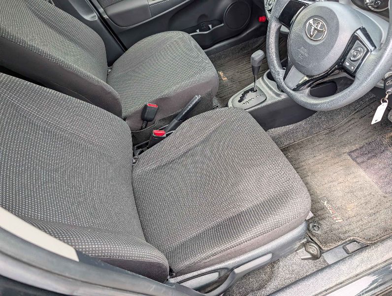  31477  TOYOTA VITZ  2017  