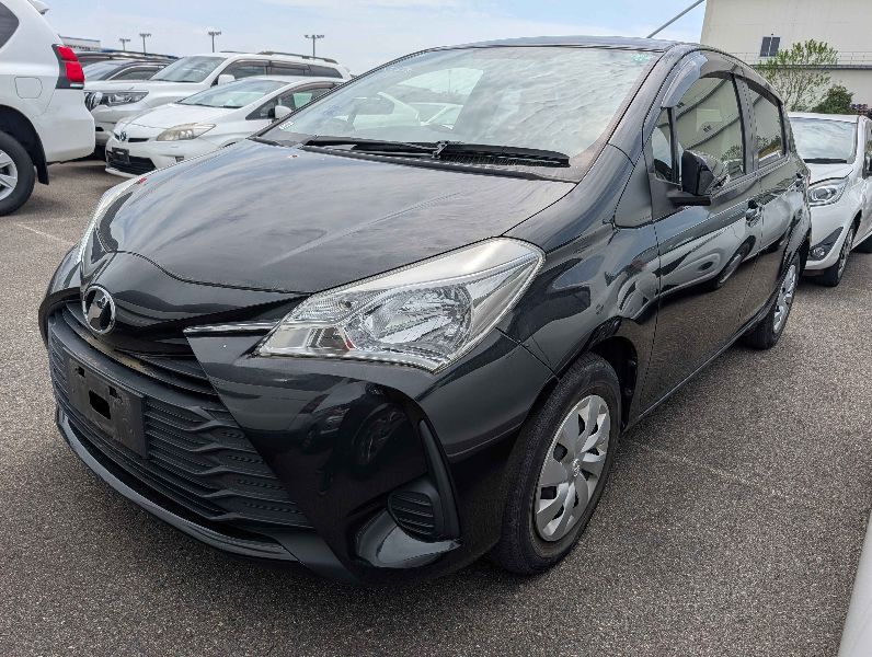  31477  TOYOTA VITZ  2017 