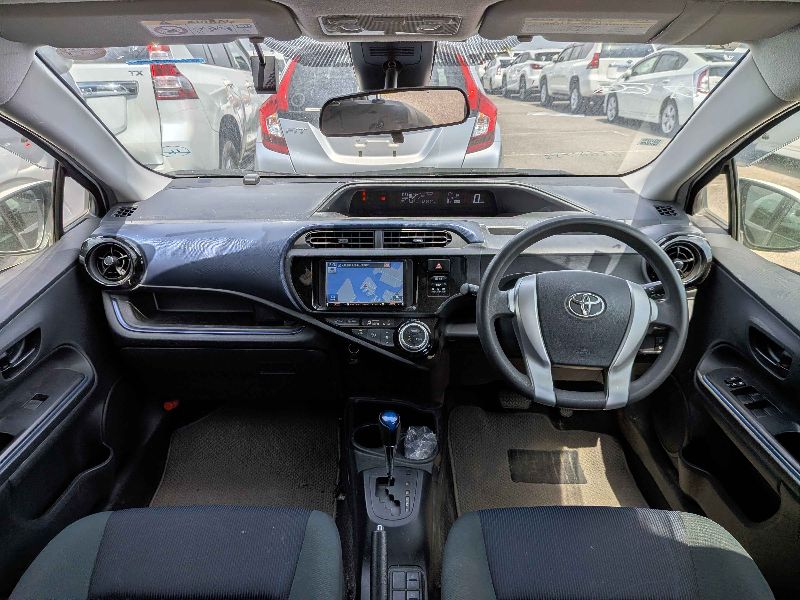  31478  TOYOTA AQUA  2017  