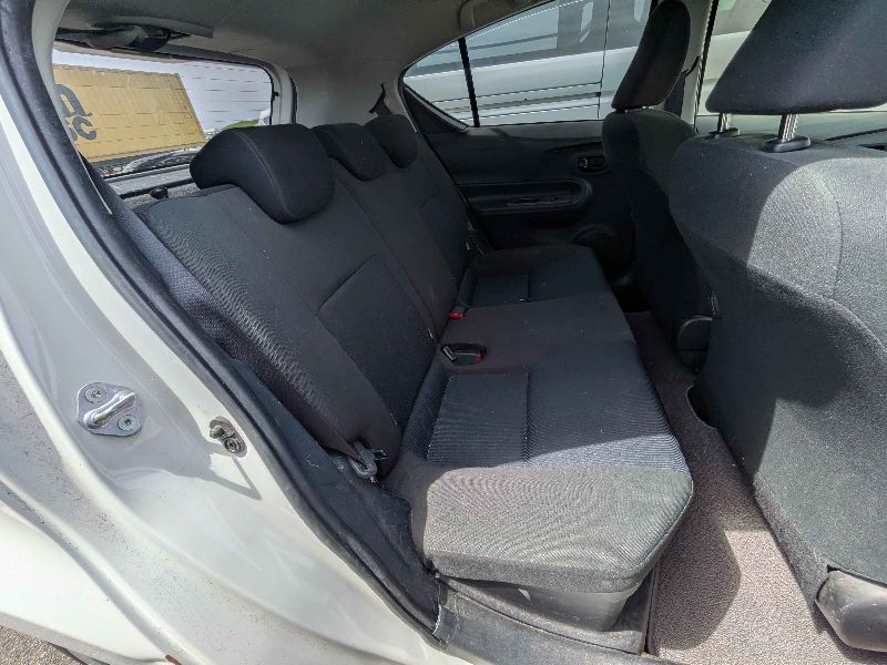  31478  TOYOTA AQUA  2017  