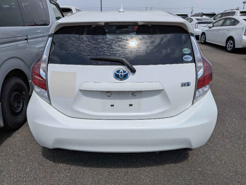  31478  TOYOTA AQUA  2017  