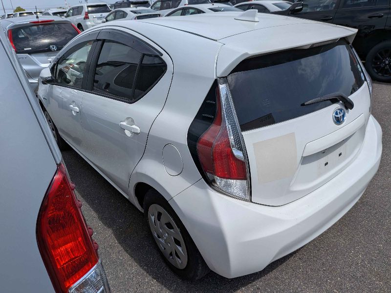  31478  TOYOTA AQUA  2017  