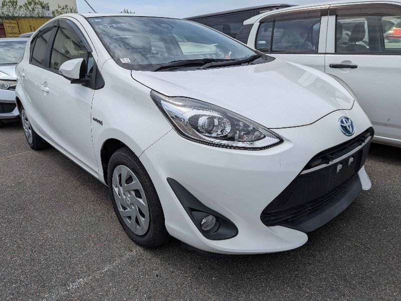  31481  TOYOTA AQUA  2018 