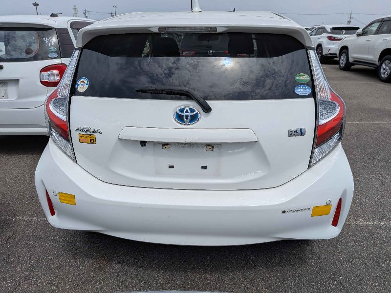  31481  TOYOTA AQUA  2018  