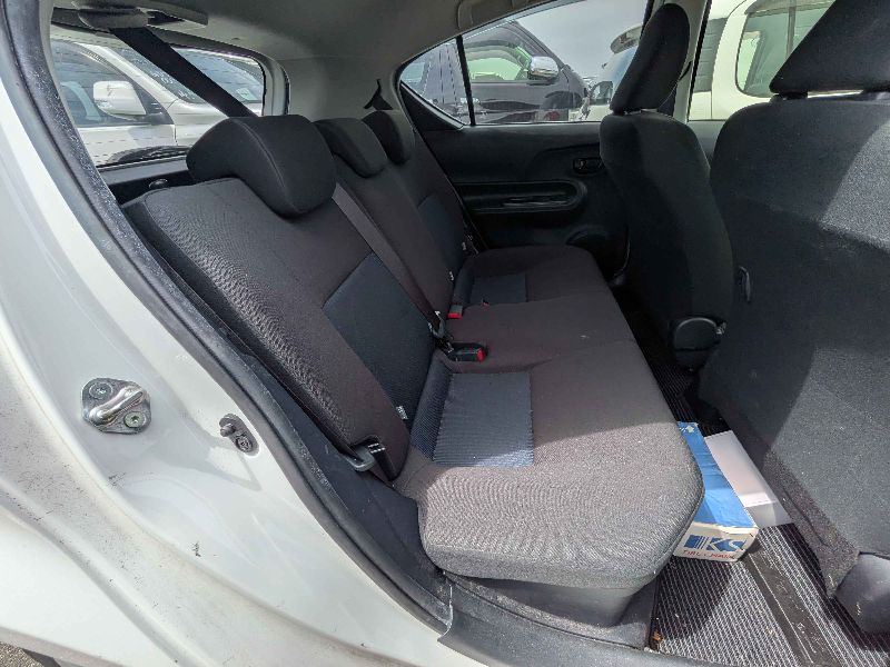  31481  TOYOTA AQUA  2018  