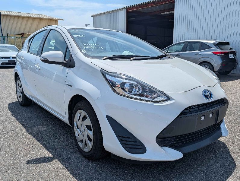  31483  TOYOTA AQUA  2017  