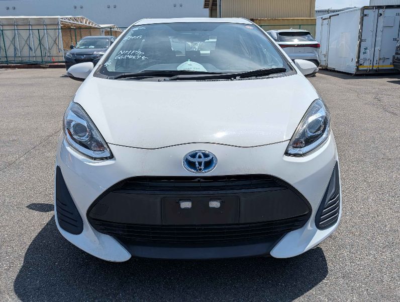  31483  TOYOTA AQUA  2017  