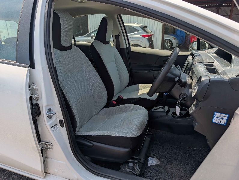  31483  TOYOTA AQUA  2017  