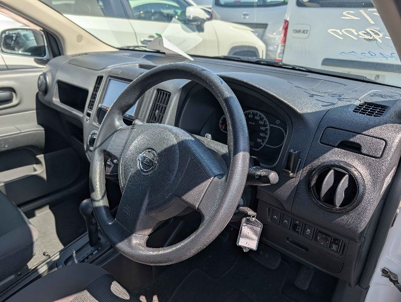  31484  NISSAN AD  2018  