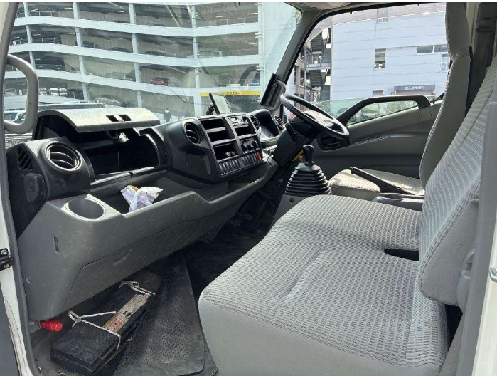  31486  TOYOTA DYNA  2015  