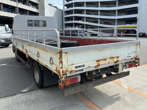  31486  TOYOTA DYNA  2015  
