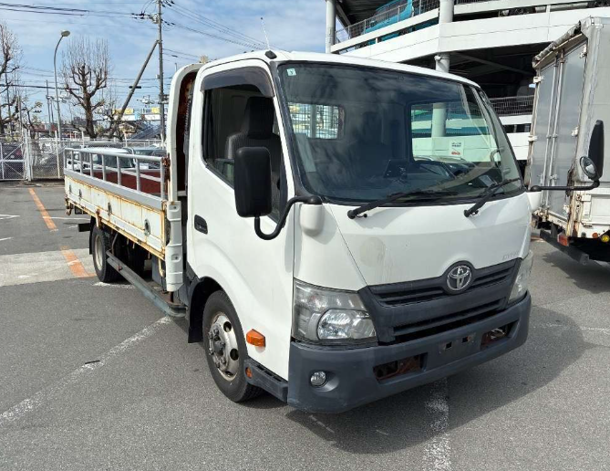  31486  TOYOTA DYNA  2015  