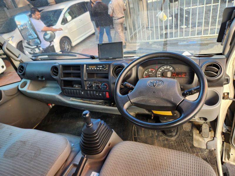  31486  TOYOTA DYNA  2015  