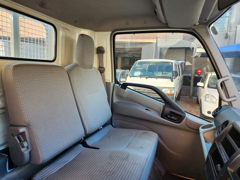  31486  TOYOTA DYNA  2015  