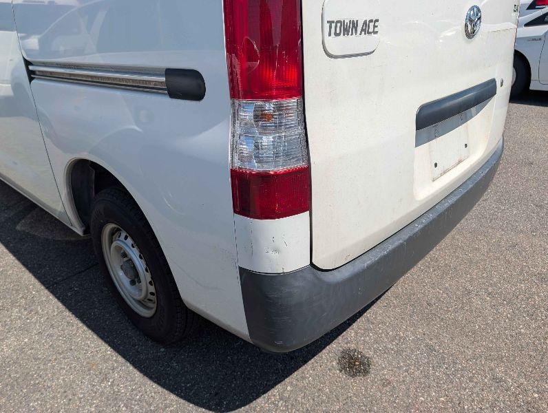  31490  TOYOTA TOWNACE  2018  