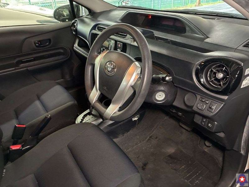  31491  TOYOTA AQUA  2017  