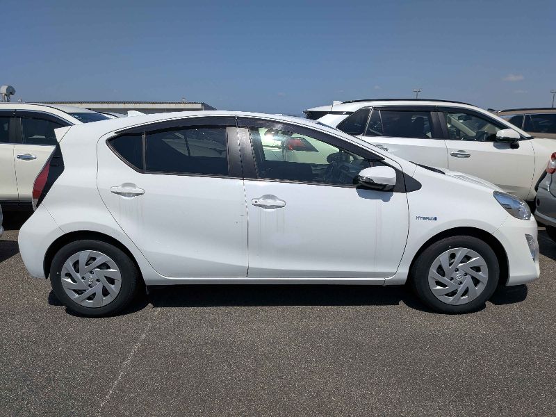  31491  TOYOTA AQUA  2017  