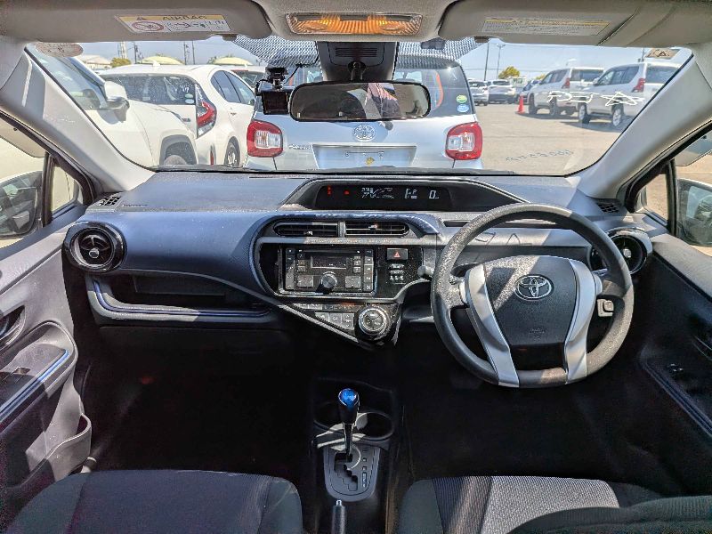  31491  TOYOTA AQUA  2017  