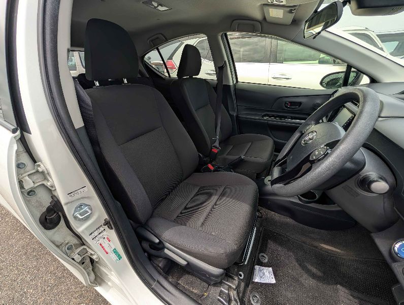  31492  TOYOTA AQUA  2017  