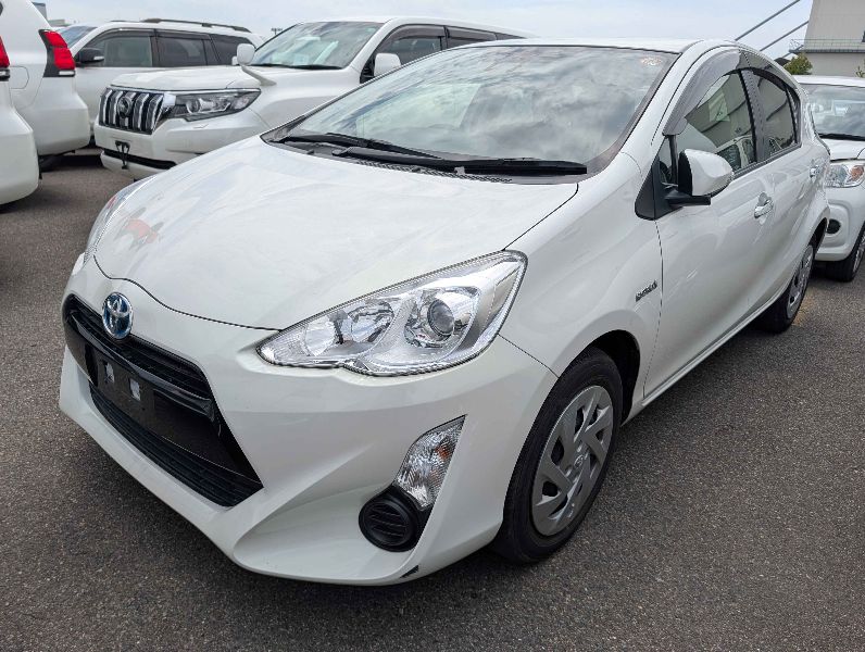  31492  TOYOTA AQUA  2017  