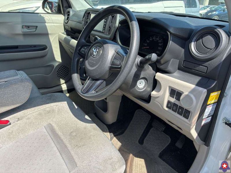  31493  TOYOTA PASSO  2017  
