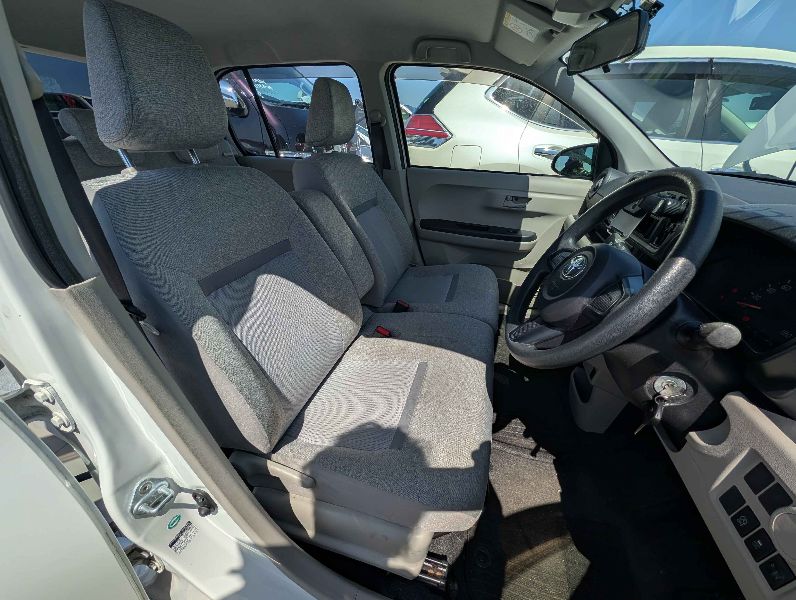  31495  TOYOTA PASSO  2017  