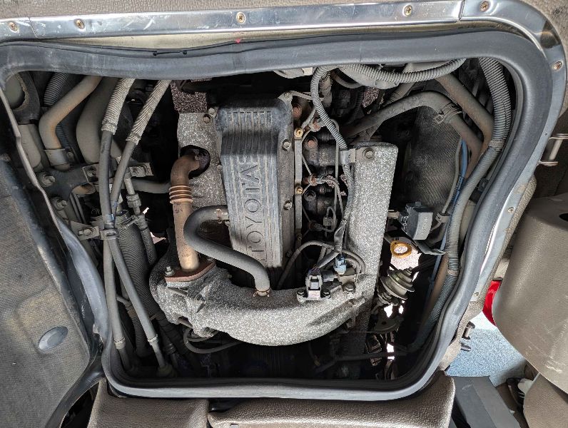  31498  TOYOTA COASTER  2000  