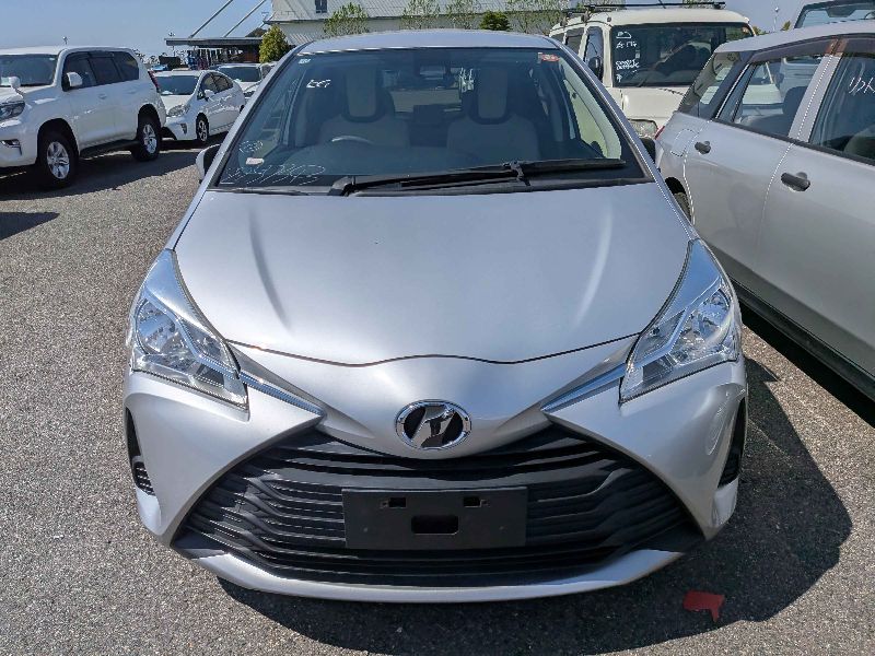  31499  TOYOTA VITZ  2017  