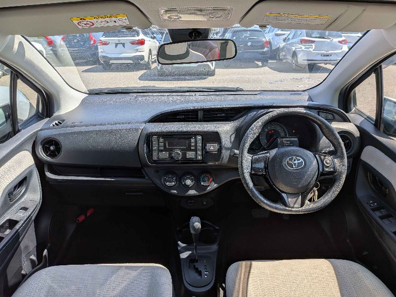  31499  TOYOTA VITZ  2017  