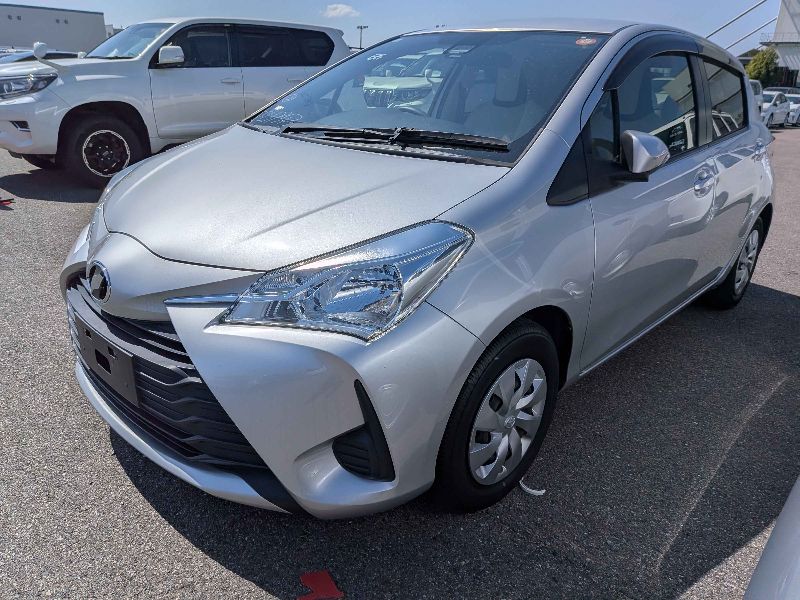  31499  TOYOTA VITZ  2017  
