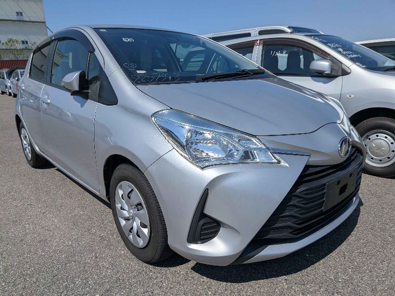  31499  TOYOTA VITZ  2017 