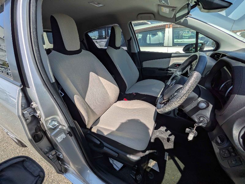  31499  TOYOTA VITZ  2017  