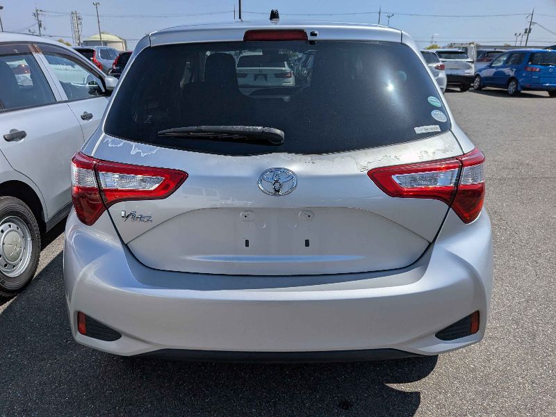  31499  TOYOTA VITZ  2017  