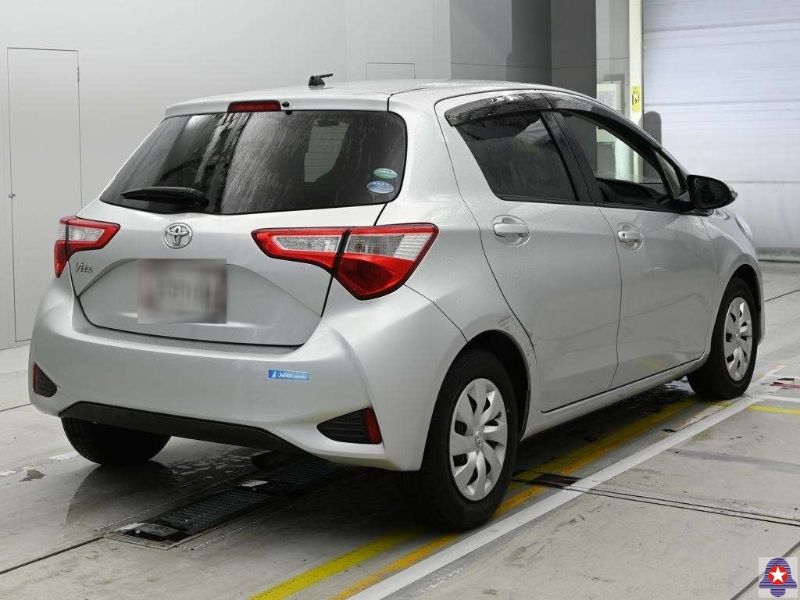  31500  TOYOTA VITZ  2017  