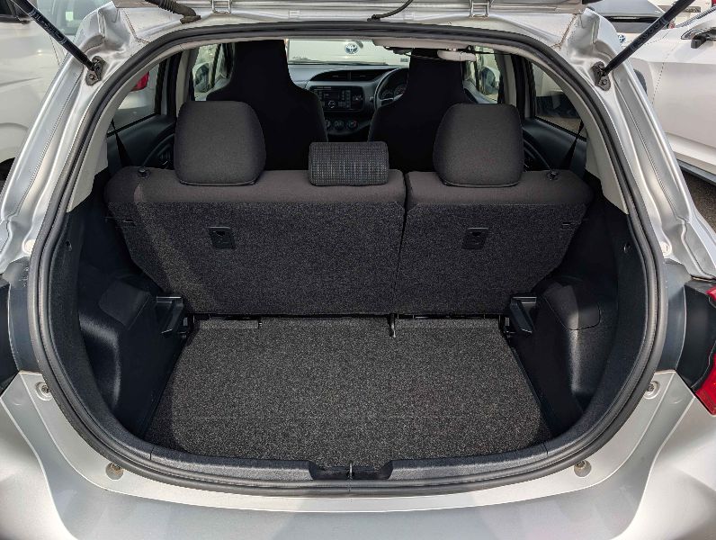  31500  TOYOTA VITZ  2017  