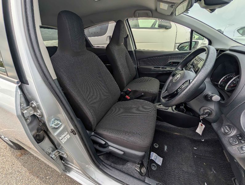  31500  TOYOTA VITZ  2017  