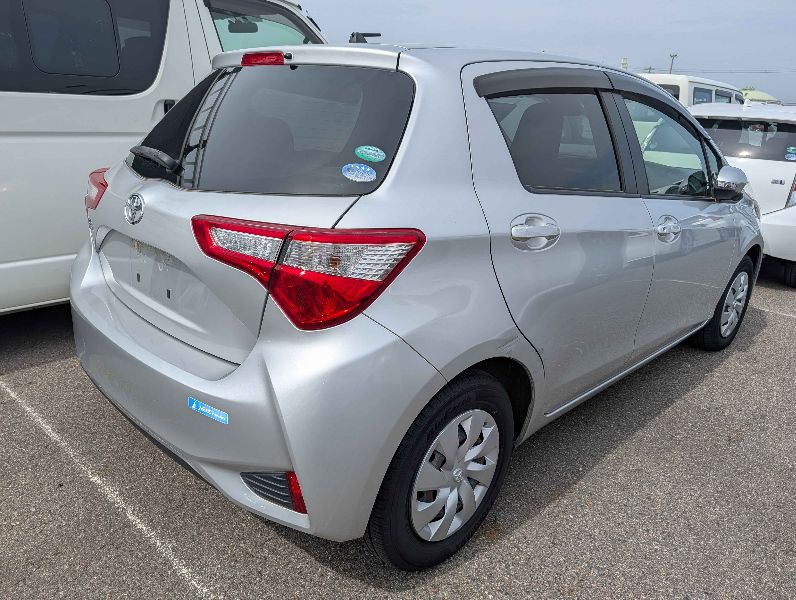  31500  TOYOTA VITZ  2017  