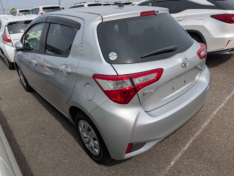  31500  TOYOTA VITZ  2017  