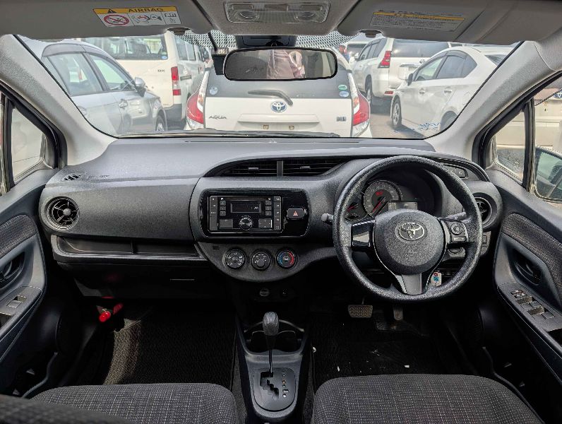  31500  TOYOTA VITZ  2017  